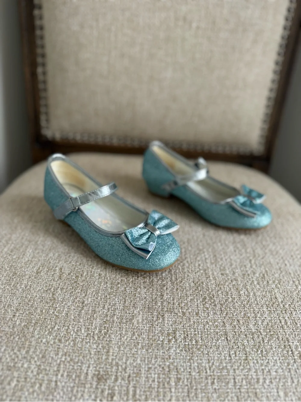 Girls Princess Blue and Silver Glitter Bow Mary Jane dress shoes size 12 Velcro